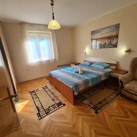 Lepa Kata Apartament *